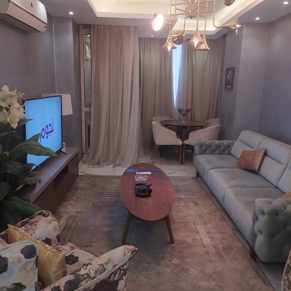 شقه فاخره لايجار Apartment in Cairo