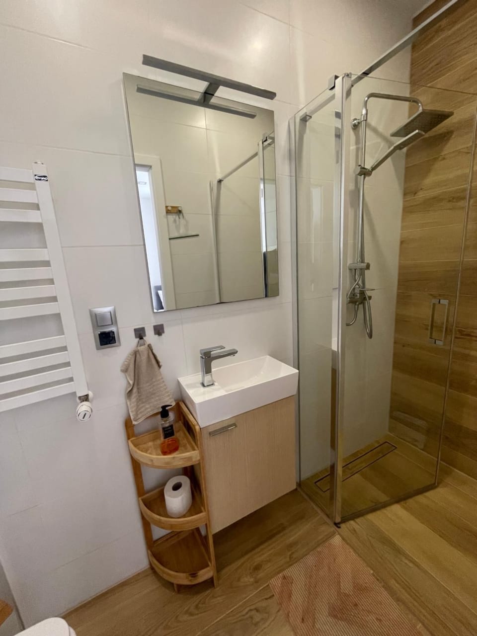 Toilet, Bathroom, towels