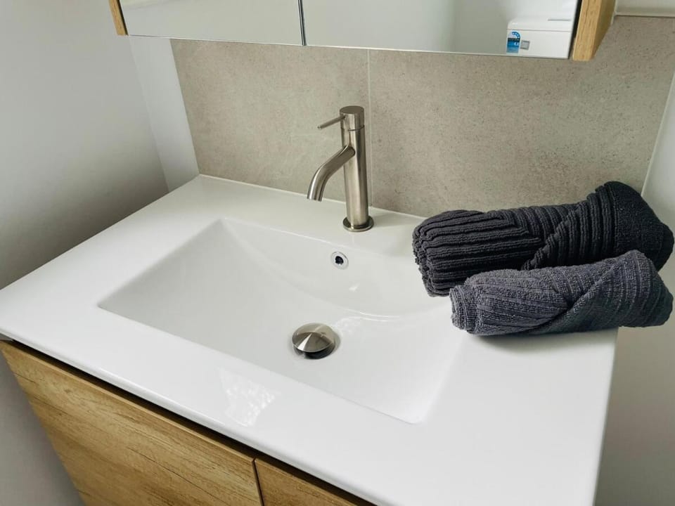 Bathroom, towels