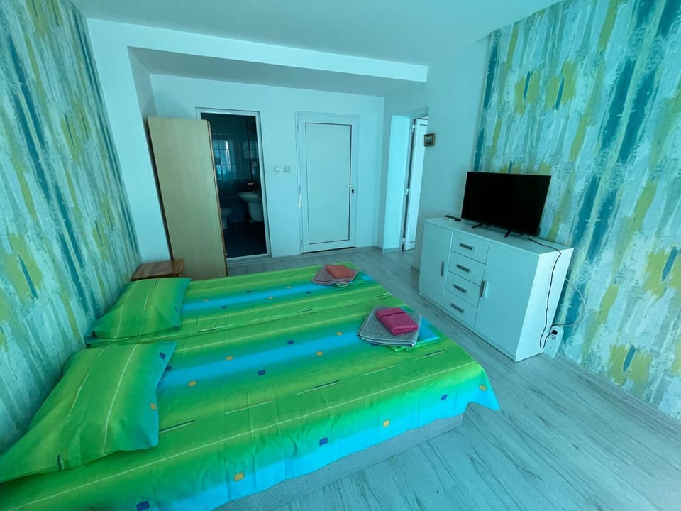 TV and multimedia, Photo of the whole room
