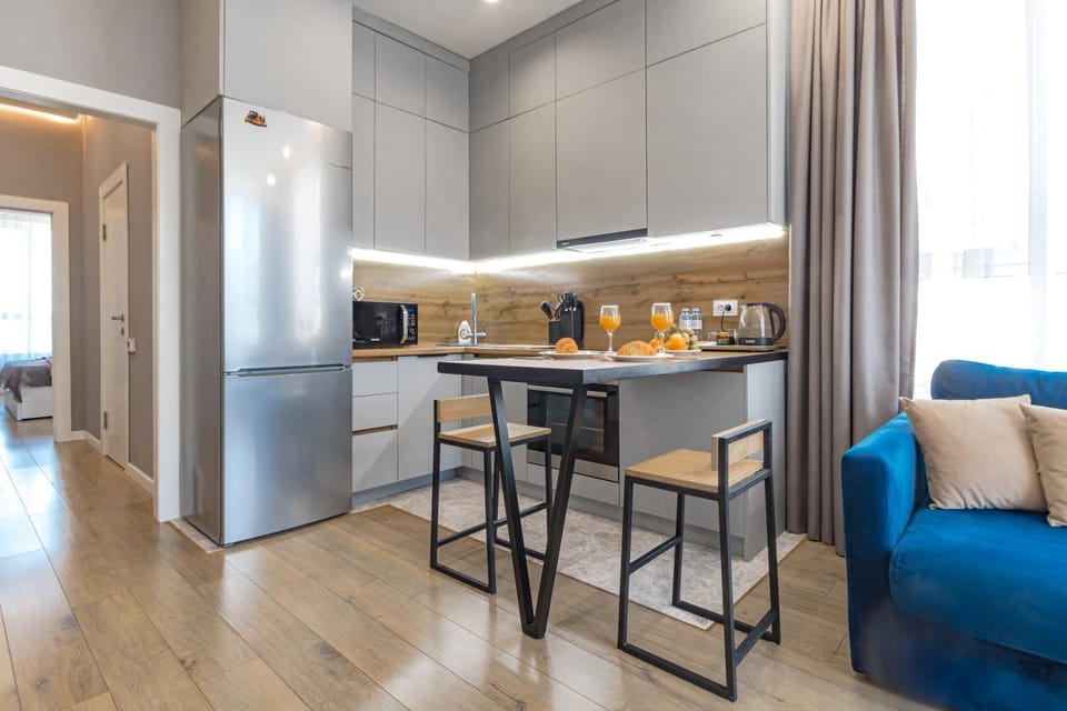 Kitchen or kitchenette, Living room, Seating area, Dining area, dishwasher, oven, stove