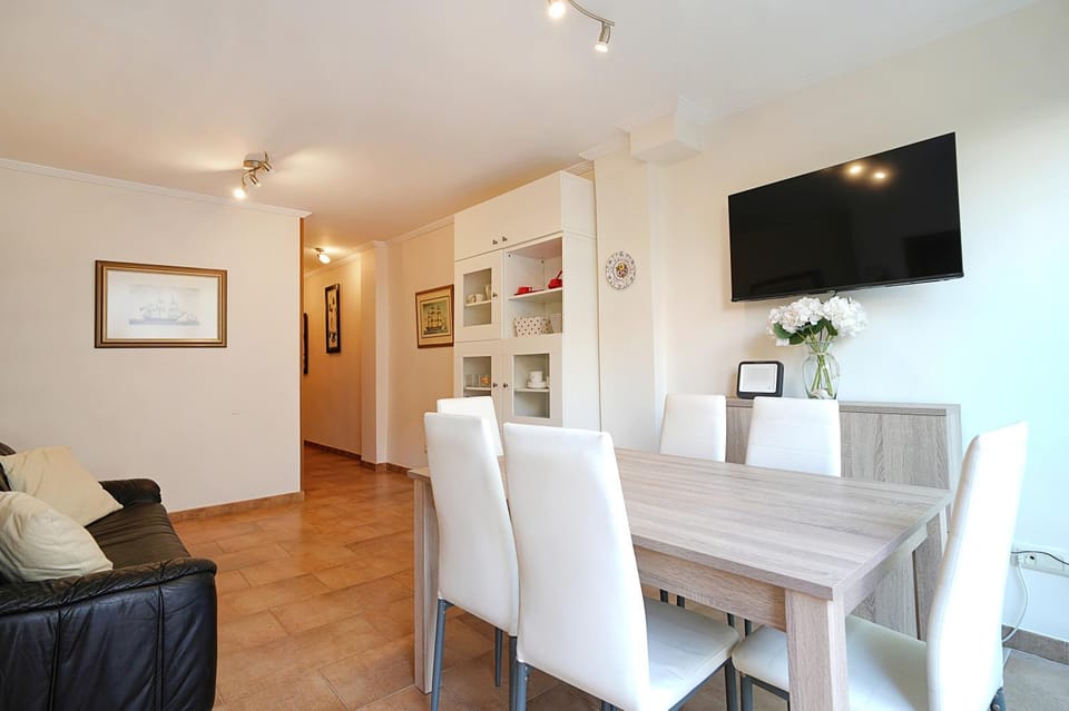 TV and multimedia, Living room, Dining area
