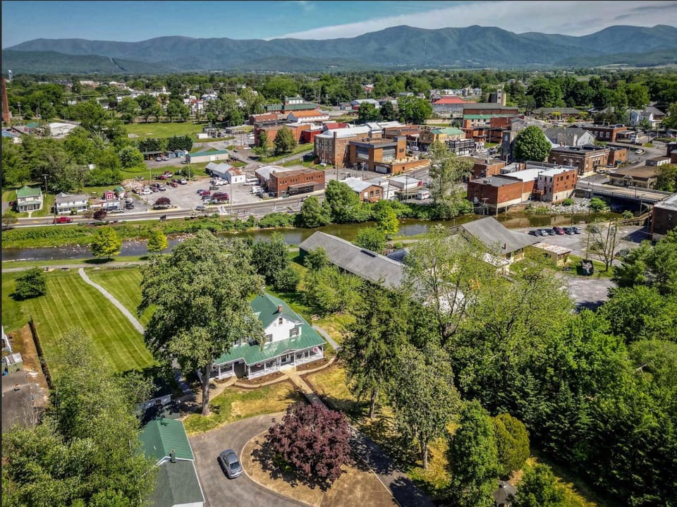 Property building, Bird's eye view