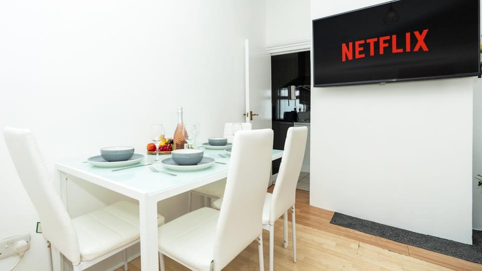 Open Mind Property - 9 Guests, 5 Beds & Free Parking Apartment in Portsmouth