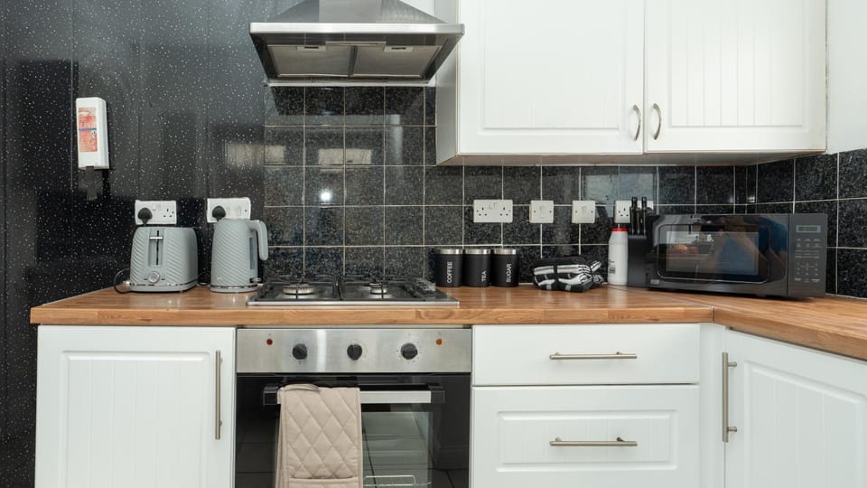 Open Mind Property - 9 Guests, 5 Beds & Free Parking Apartment in Portsmouth