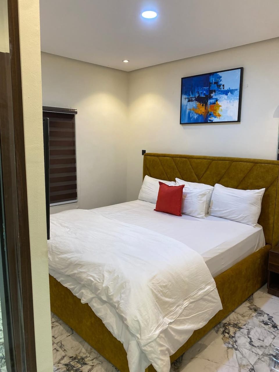 Bed, TV and multimedia, Photo of the whole room, Bedroom