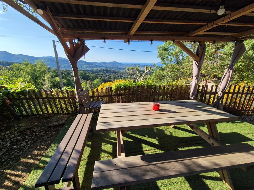 Patio, Natural landscape, View (from property/room), Balcony/Terrace, Dining area, Mountain view