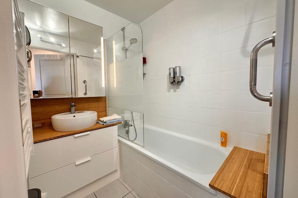 Bathroom, Bath
