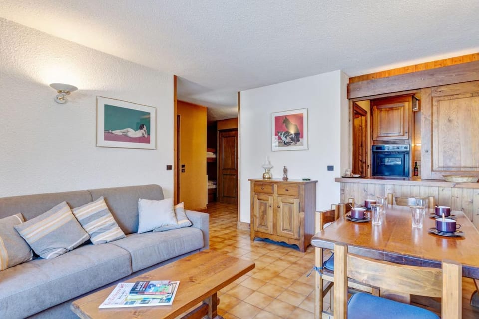 Apartment with garden on the snow front Apartment in Megève