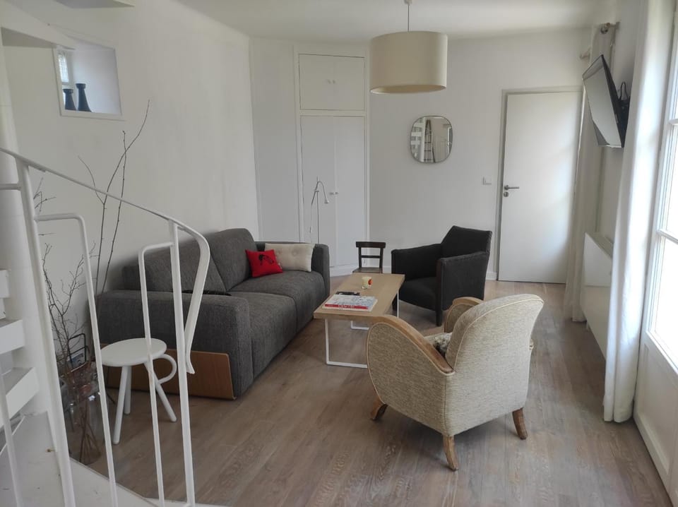 Maison de charme 6 personnes - 5 min gare - Calme - proche hôpital et centre Bed and Breakfast in Saint-Cloud