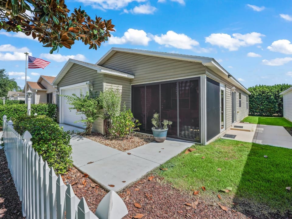 1322 Z3A VILLAGE OF DUVAL by REMAX Premier Villa in The Villages