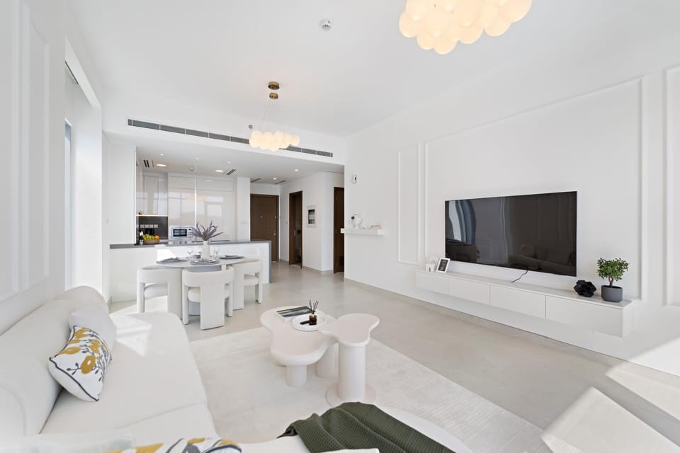 TV and multimedia, Kitchen or kitchenette, Living room, Seating area, Evening entertainment