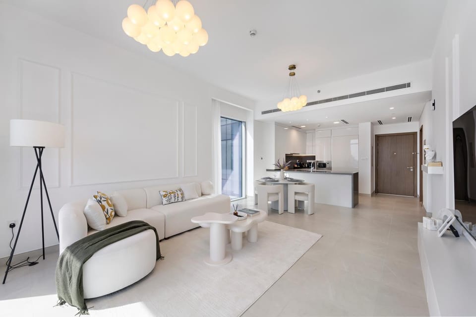 TV and multimedia, Kitchen or kitchenette, Living room, Seating area, Dining area