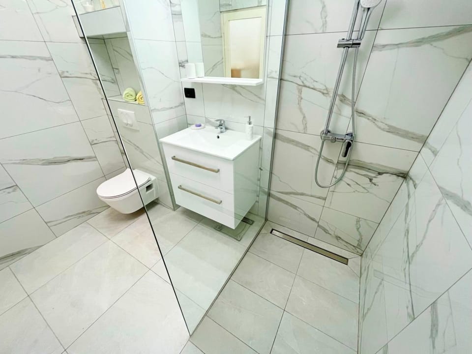 Shower, Toilet, Bathroom
