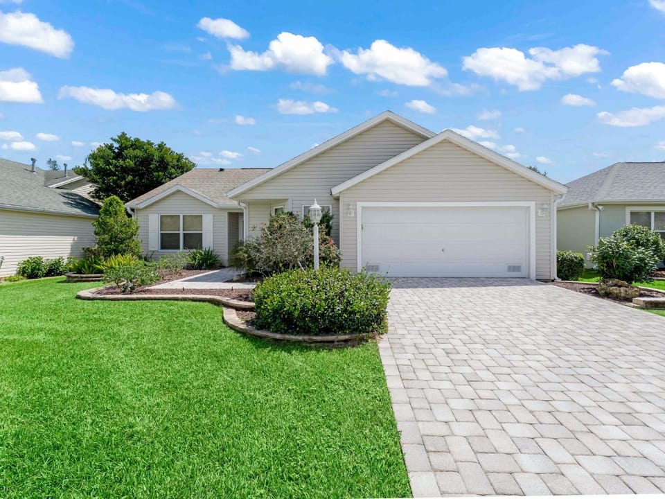 1433 Z3a VILLAGE OF SUNSET POINTE by REMAX Premier House in The Villages