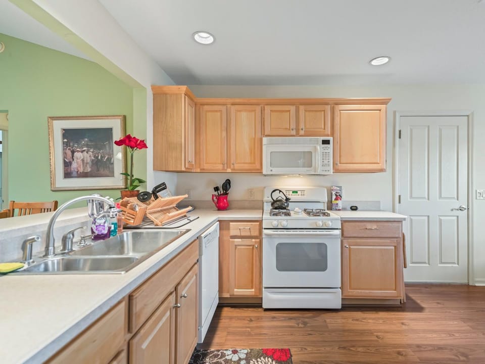 1433 Z3a VILLAGE OF SUNSET POINTE by REMAX Premier House in The Villages