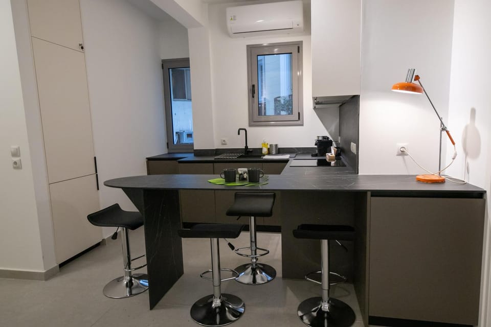 Dining area, kitchen