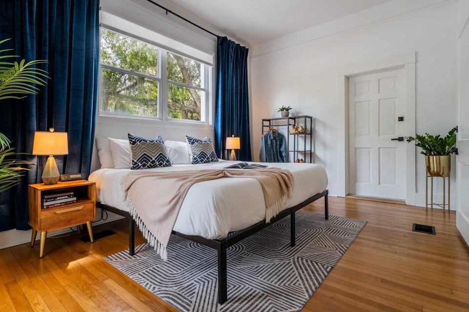 Symphony at The Key - 7BR Mansion , 1mi to UF & DT House in Gainesville
