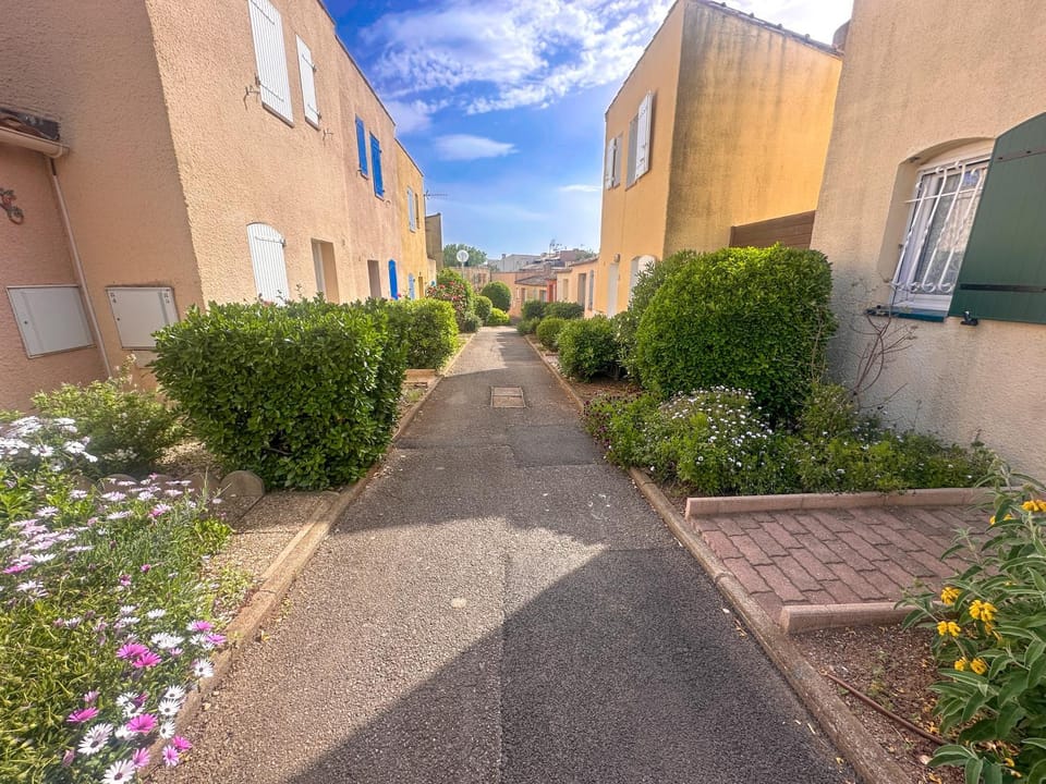 Property building, Garden