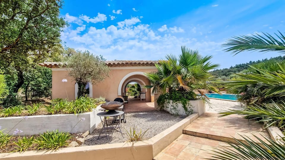 BBQ facilities, Garden, Swimming pool