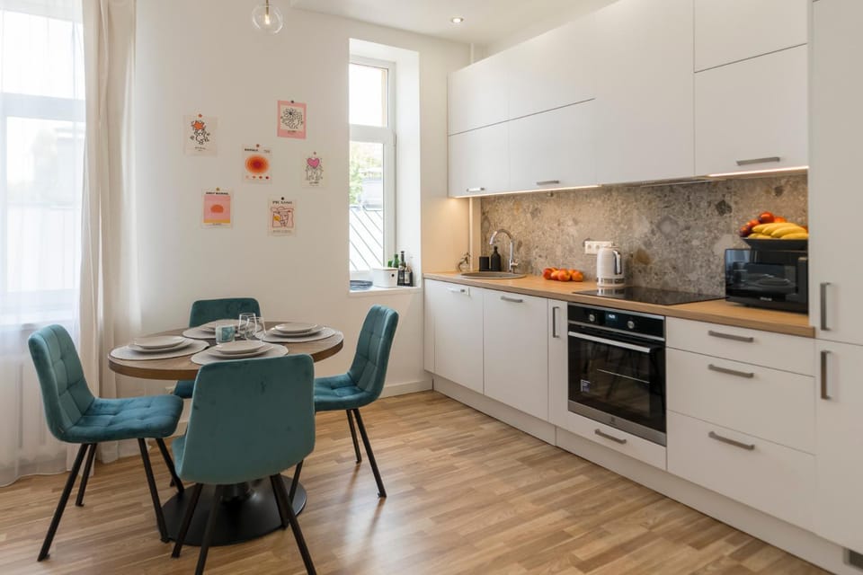 Kitchen or kitchenette, Dining area, dishwasher, oven, stove