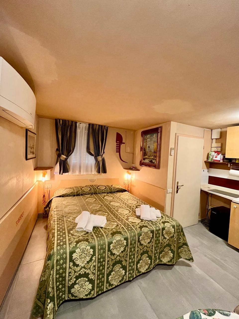 San Marcuola - Central private room in Venice Bed and Breakfast in Venice