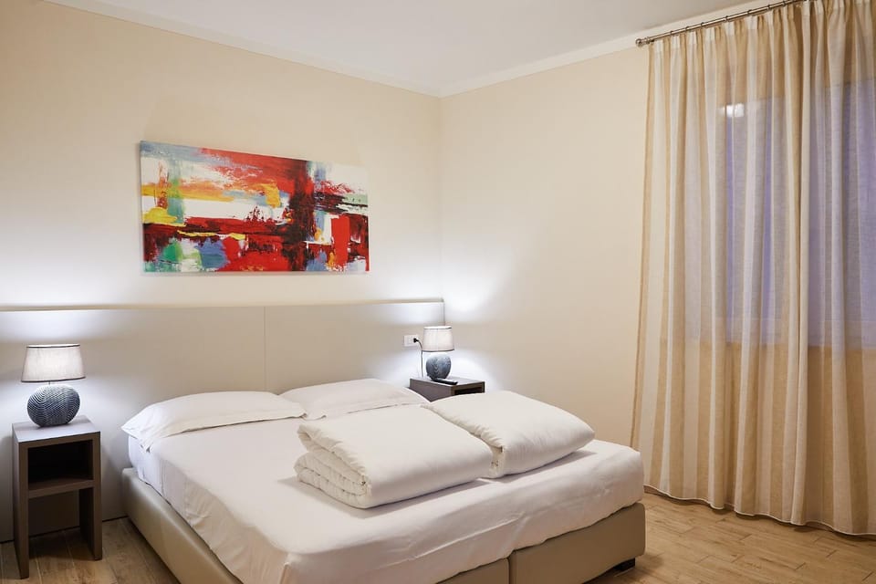 Bed, Photo of the whole room