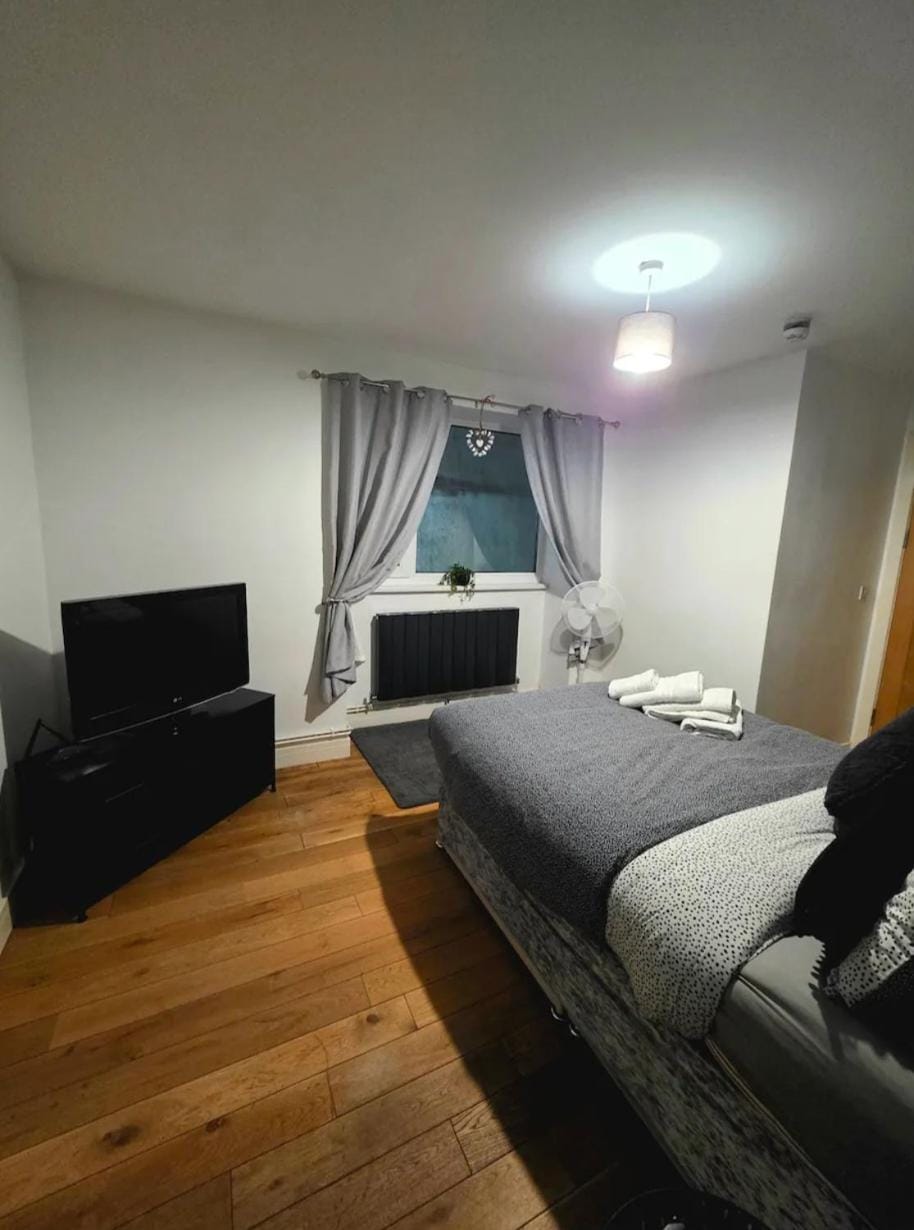 Plush Place Apartment in Swansea