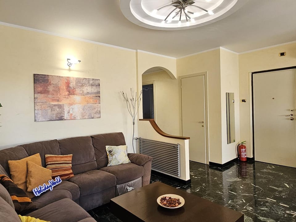 Facade/entrance, Living room, Seating area