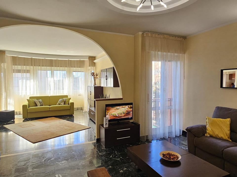 TV and multimedia, Living room, Seating area