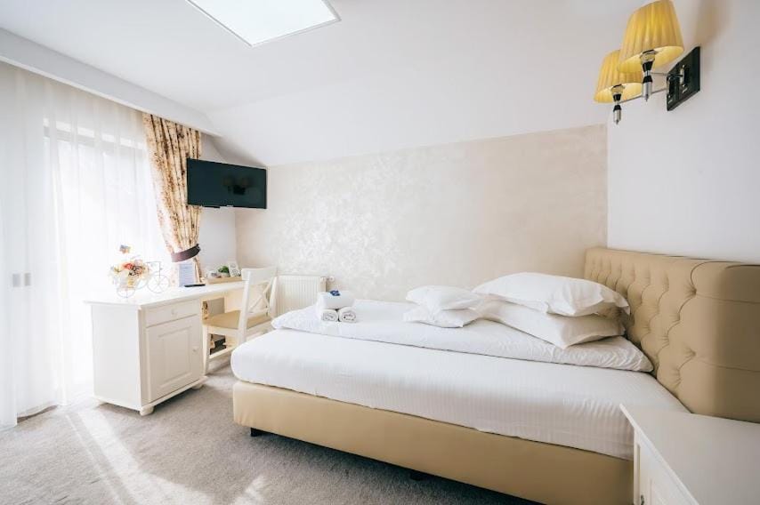 Acasa in Voronet Bed and Breakfast in Romania