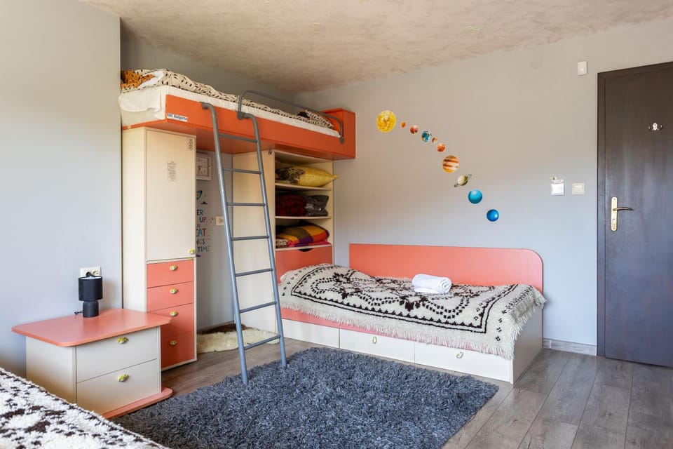 Bed, Photo of the whole room, bunk bed, wardrobe