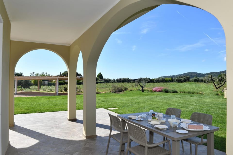 Dining area, Garden view