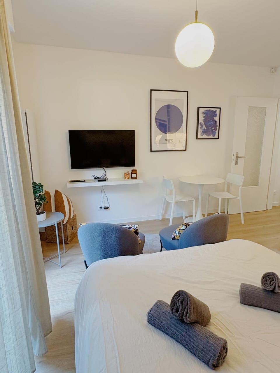 Living room, Bedroom