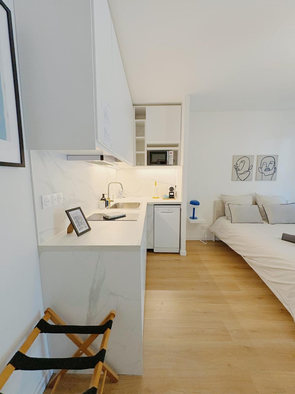 Kitchen or kitchenette, Bedroom