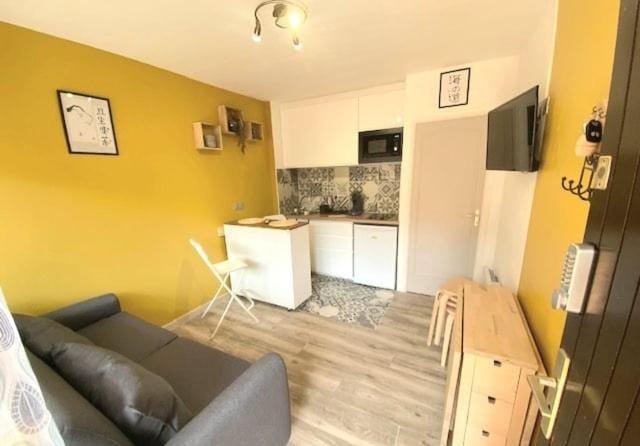 Communal lounge/ TV room, TV and multimedia, Kitchen or kitchenette, Dining area