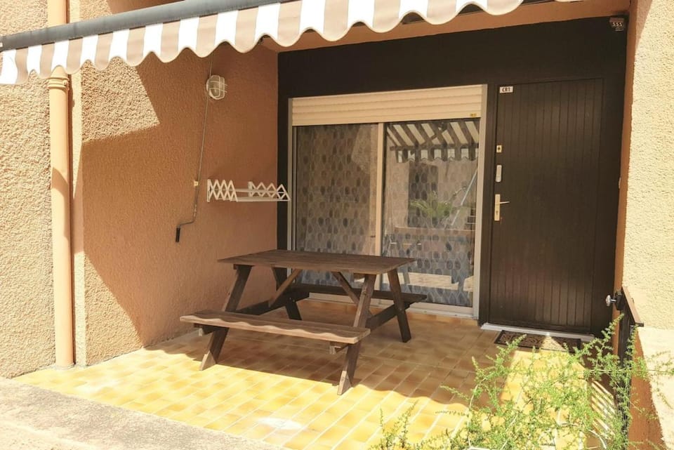 Patio, Dining area