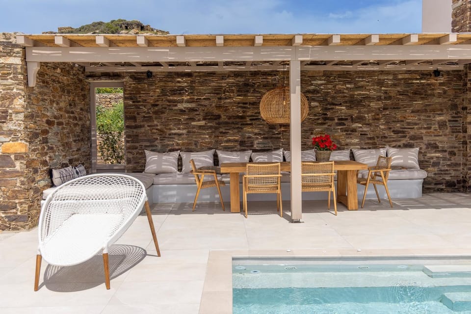 Day, View (from property/room), Balcony/Terrace, Seating area, Dining area, Pool view, Swimming pool