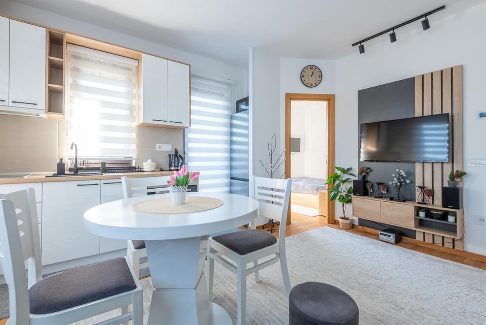 Living room, Dining area, kitchen, kitchen