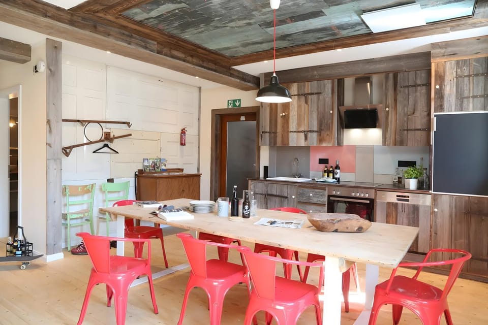 Property building, Kitchen or kitchenette, Living room