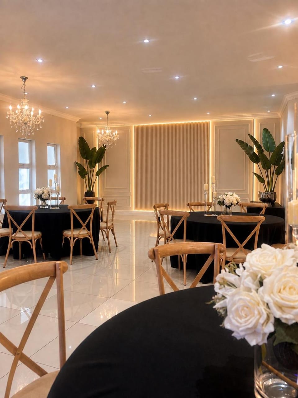Vale Boutique 11 bdr Villa with Outdoor Cinema, 2 Jacuzzis & banquet Hall Villa in Sandton