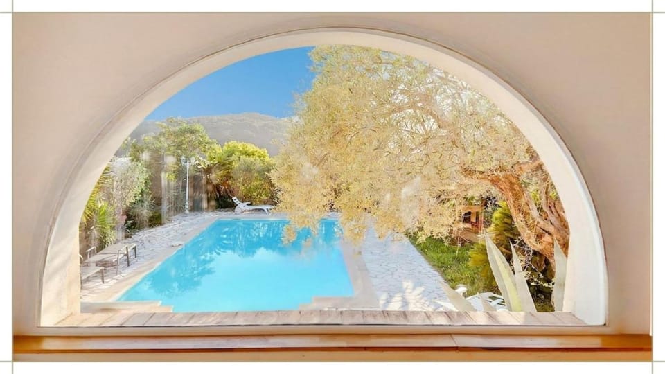 Provencal Parenthesis Apartment in Antibes
