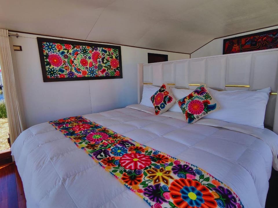 Uros Inti Jalsu Lodge Bed and Breakfast in Puno