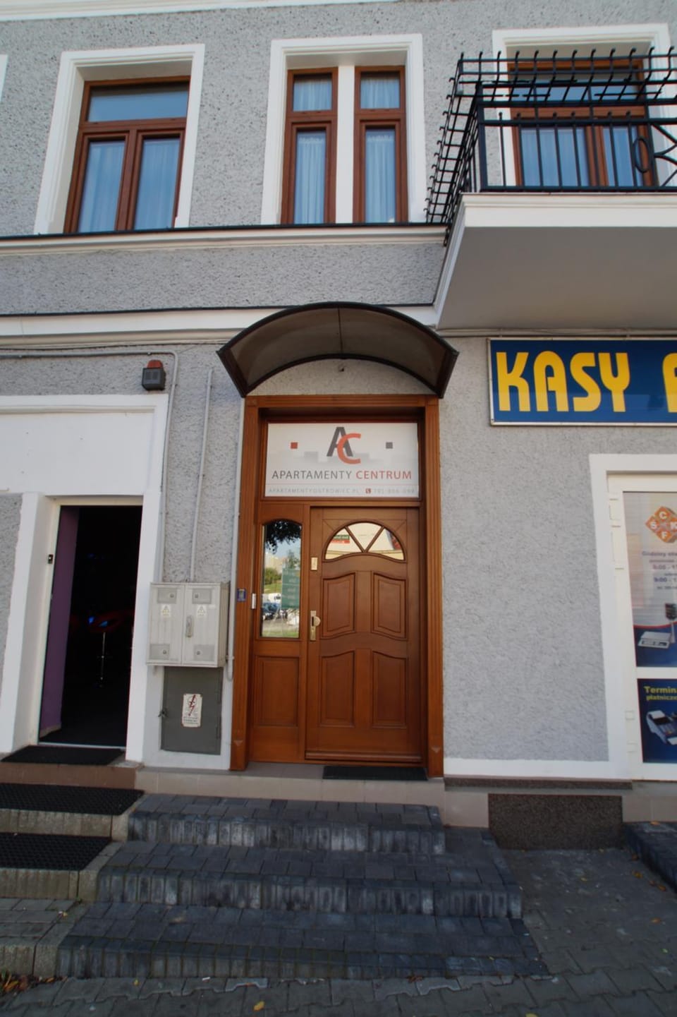 Facade/entrance
