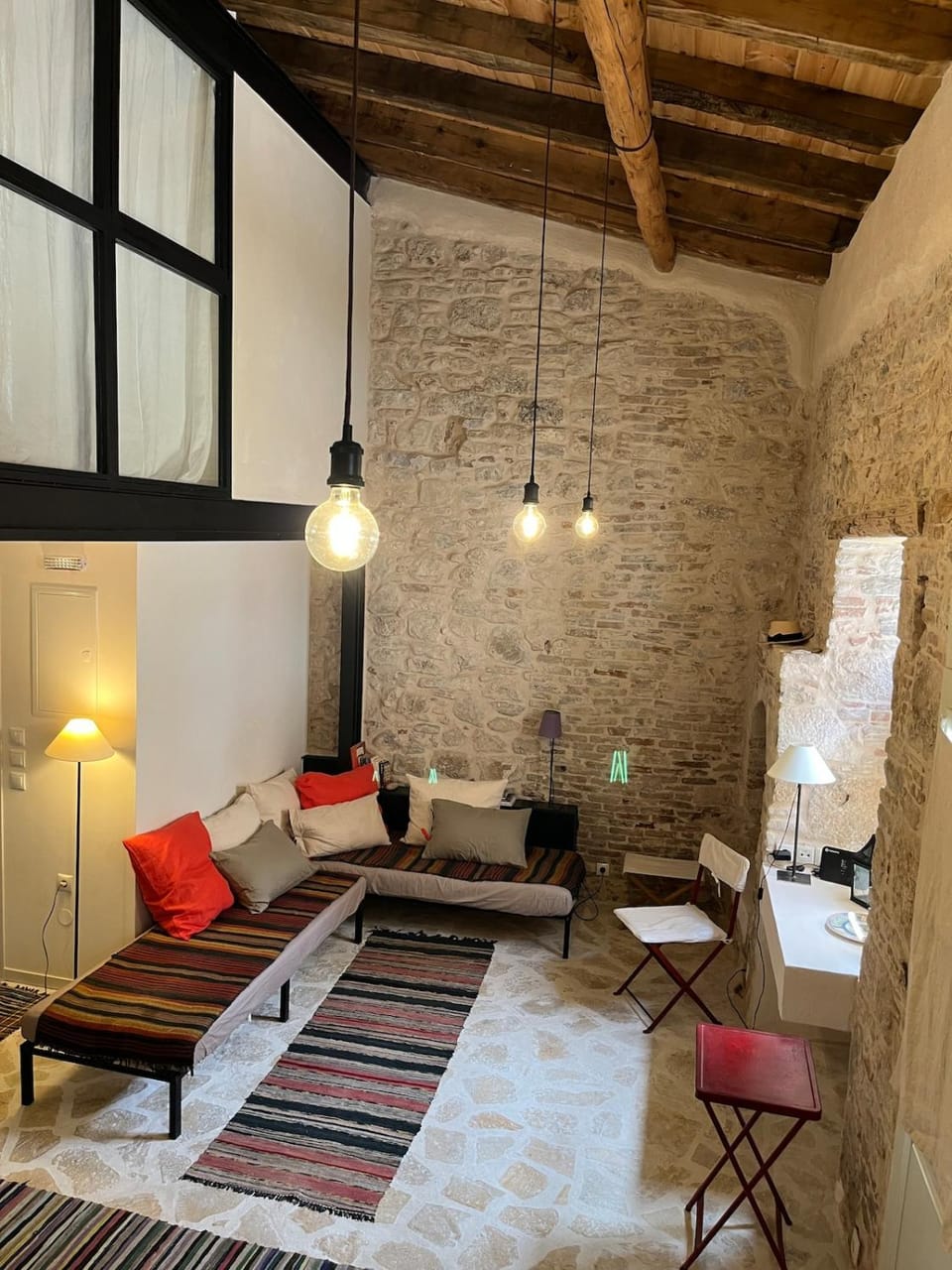 Bed, Living room, Seating area