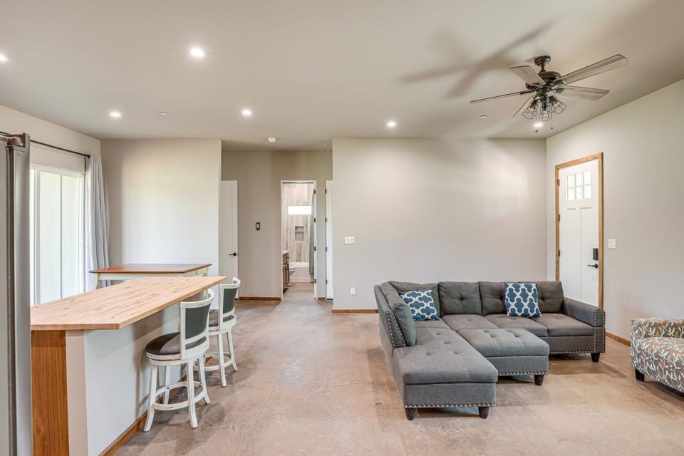 2 Mi to Lake Almanor Home with Golf Course Views! House in Lake Almanor