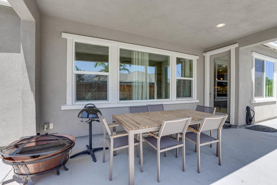 4 Mi to The Streets of Brentwood: Home w/ Fire Pit House in San Francisco Bay Area