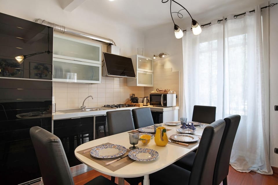 Property building, Kitchen or kitchenette, Living room