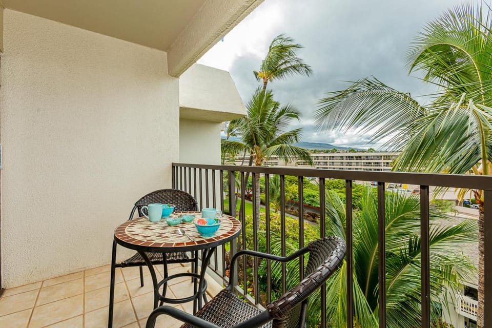 Kihei Akahi C-609 by Coldwell Banker Island Vacations Apartment in Wailea