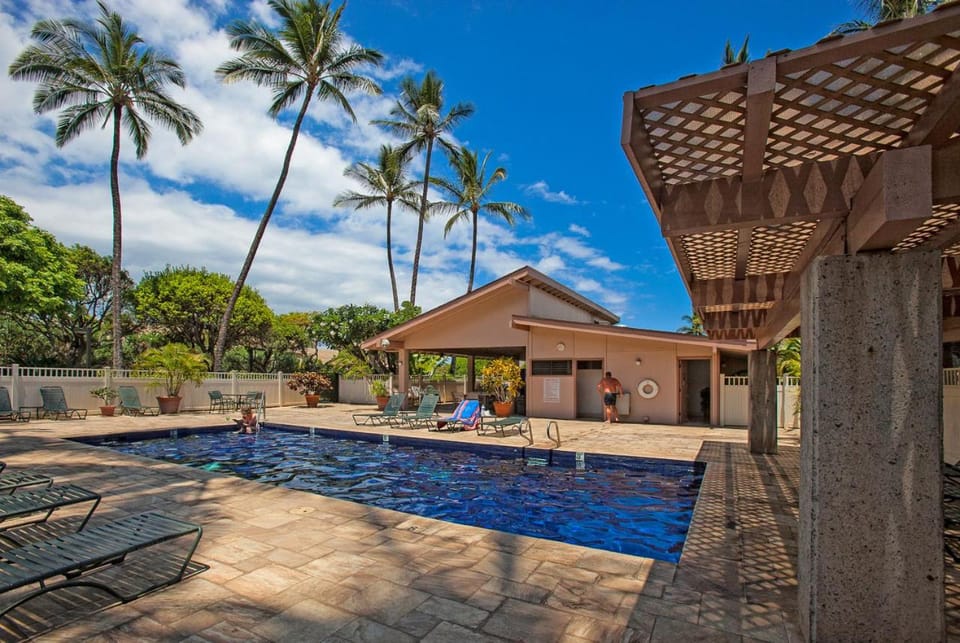 Kihei Akahi D-210 by Coldwell Banker Island Vacations Apartment in Wailea